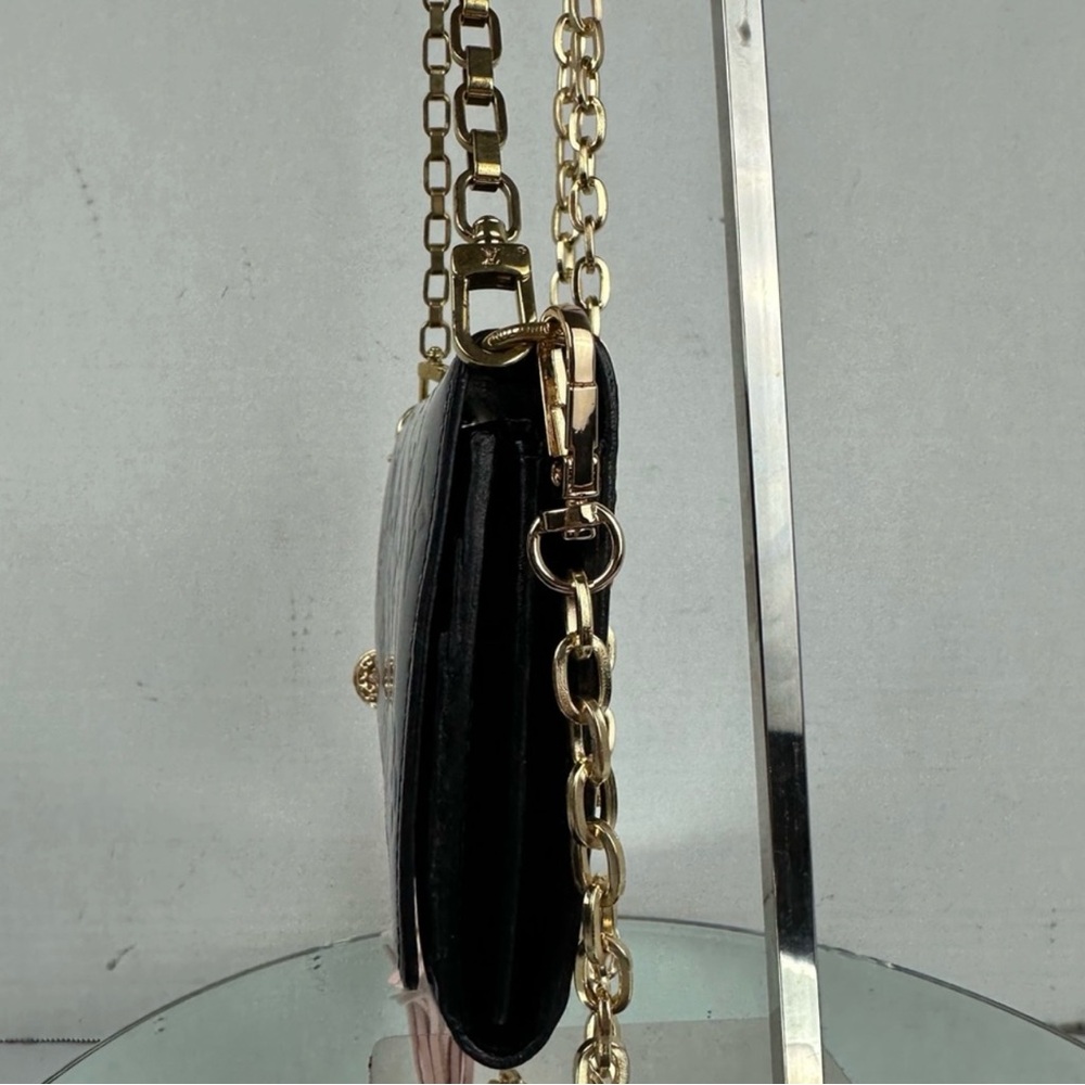 Louis Vuitton Amarante Monogram Vernis Shoulder Bag in Black Patent Leather - Picture 3 of 10